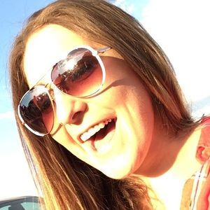 Meet your Posher, Cait